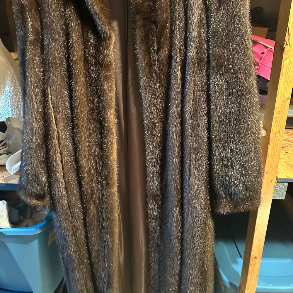 Luxurious Brown Fur Coat. Mink Stored Ever Year. Custom Made Full Length View 6